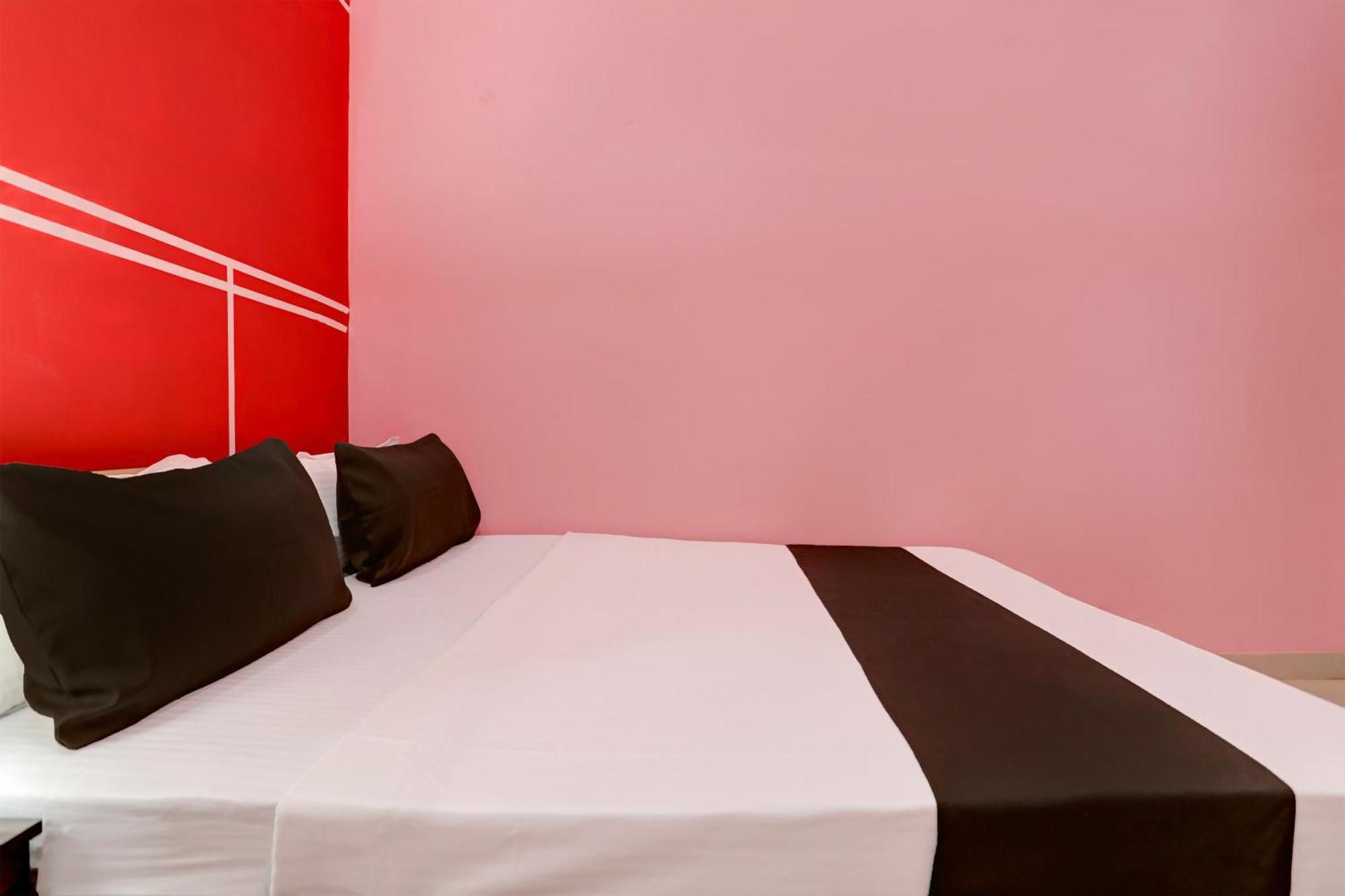 Hotel O Blue Moon Prayagraj Exterior foto